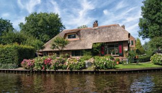 in Giethoorn © pixabay.com/Michel_van_der_Vegt