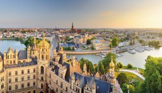 Schloss Schwerin und Stadtpanorama © DZT/Francesco Carovillano