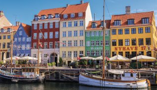 in Nyhavn © VisitDenmark/World Mappers