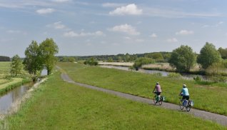 Auf dem Oste-Radweg © TMN/Thorsten Brönner 